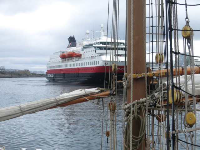 Hurtigruten_2015-06-25_18-31